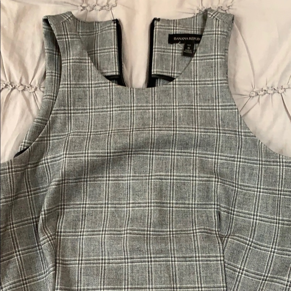 Banana republic size 6 TALL dress racer back